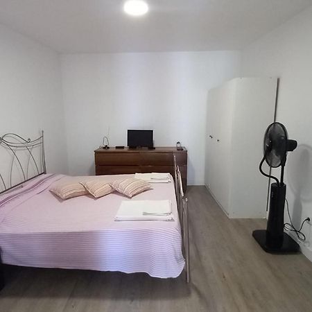 Alvito Guest House - Comfortable Room With Private Bathroom Lisboa Exterior foto